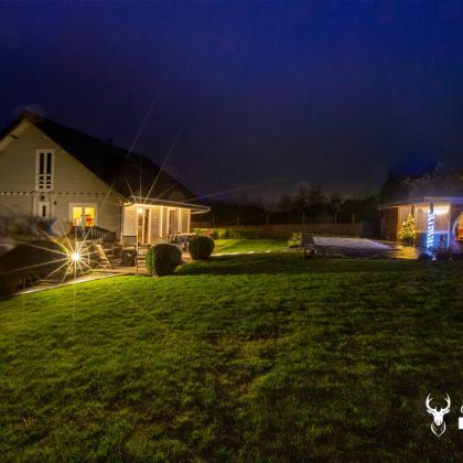 Vier kerst en nieuwjaar in Chalet Faro Durbuy met sfeervolle kerstverlichting